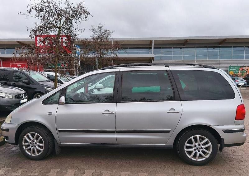 Gebraucht VW Sharan Highline 131 PS (96 kW) 2004 Silber Van / Kleinbus