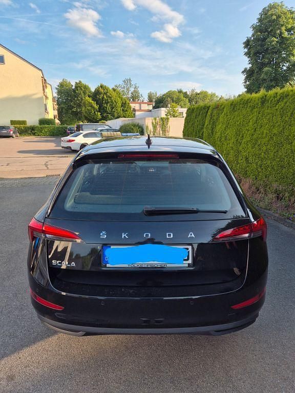 Gebraucht Skoda Scala Essence 95 PS (69 kW) 2022 Schwarz Kleinwagen