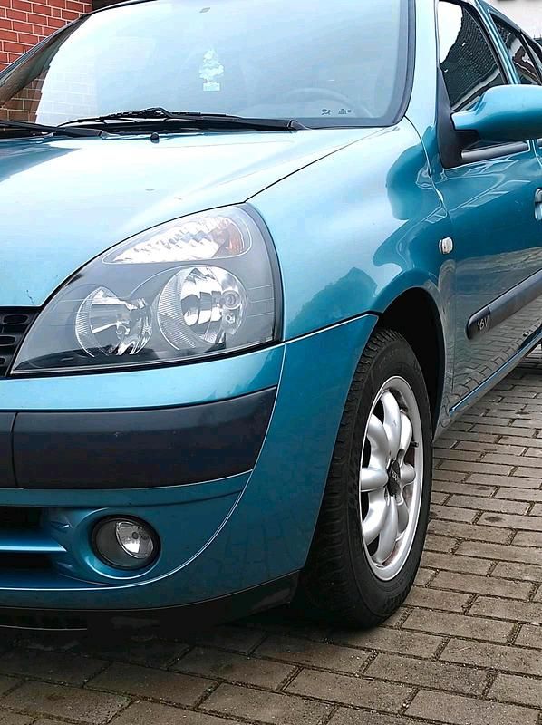 Gebraucht Renault Clio II 75 PS (55 kW) 2003 Grün Limousine
