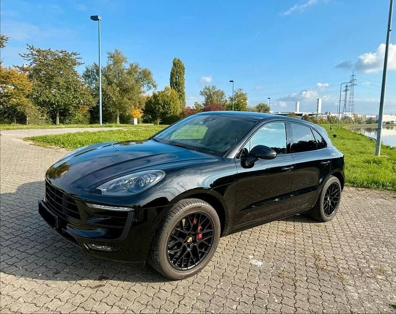 Schwarz Gebraucht 2016 Porsche Macan GTS SUV | 41.500 € (Superpreis) - Bild 1/4