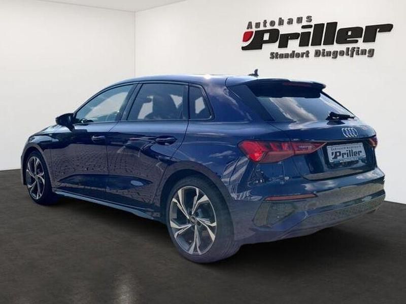 Gebraucht Audi A3 S-Line 115 PS (84 kW) 2022 Andere Limousine