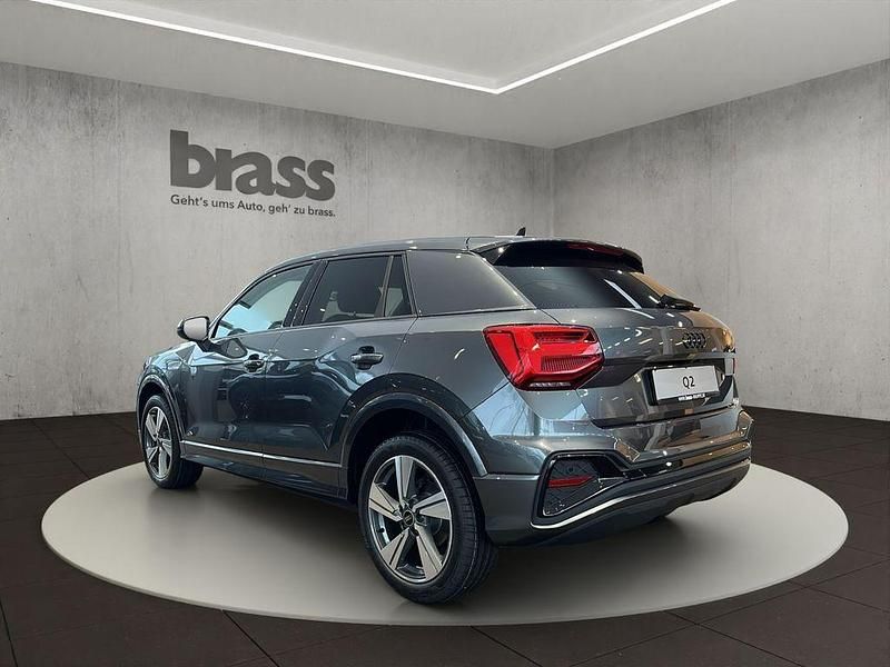 Neu Audi Q2 S-Line 150 PS (110 kW) 2025 Grau SUV