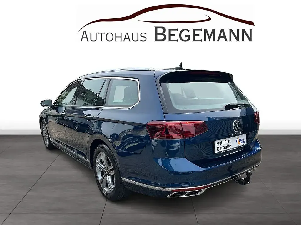 Gebraucht VW Passat R-line 200 PS (147 kW) 2022 Aquamarinblau (metallic) Kombi