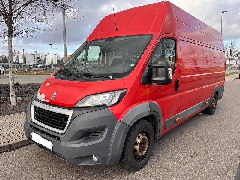 Gebraucht Peugeot Boxer 131 PS (96 kW) 2017 Rot Van