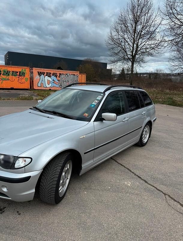 Gebraucht BMW 318 143 PS (105 kW) 2002 Grau Kombi