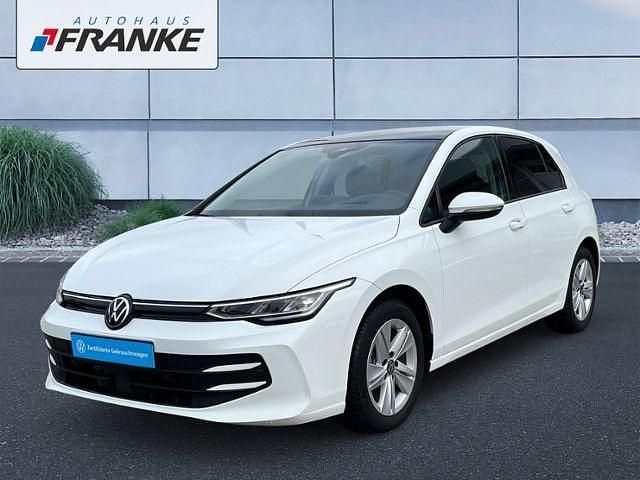 Gebraucht VW Golf VIII Life 150 PS (110 kW) 2024 Pure white Limousine