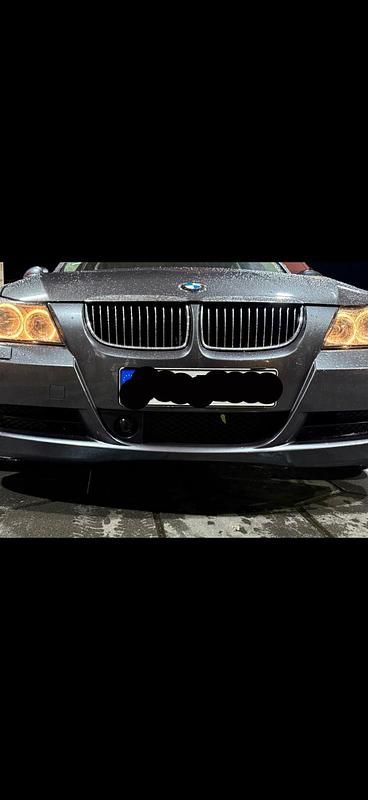 Grau Gebraucht 2006 BMW 325 Limousine | 5.000 € - Bild 1/4