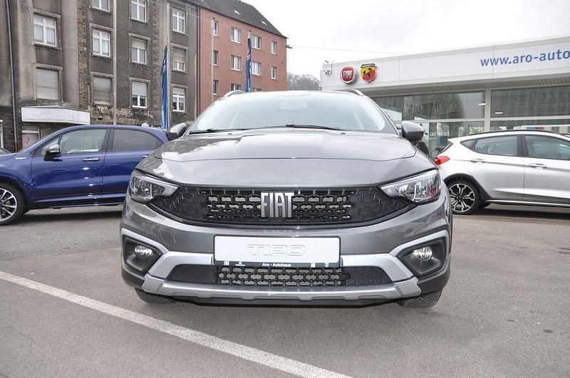 Gebraucht Fiat Tipo Cross 131 PS (96 kW) 2022 Grau Limousine