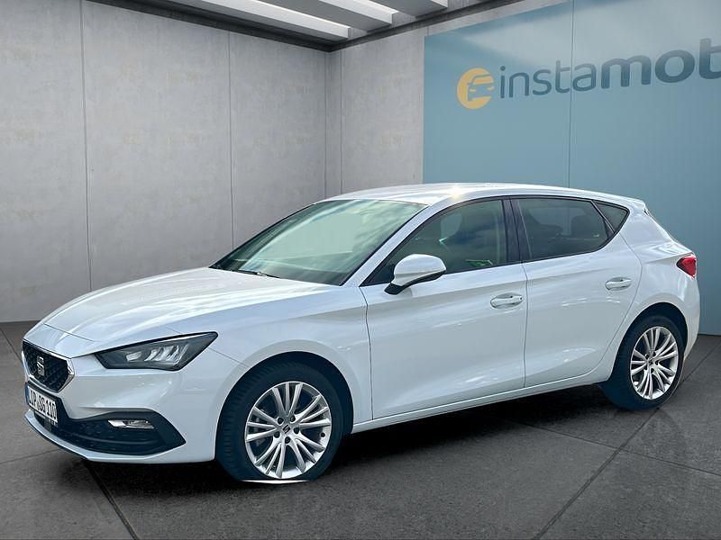Weiß Gebraucht 2024 Seat Leon Kleinwagen | 25.399 € (Fairer Preis) - Bild 1/4