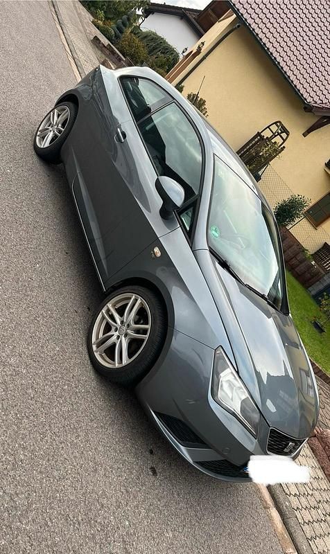 Grau Gebraucht 2012 Seat Ibiza Kleinwagen | 3.150 € (Fairer Preis) - Bild 1/4