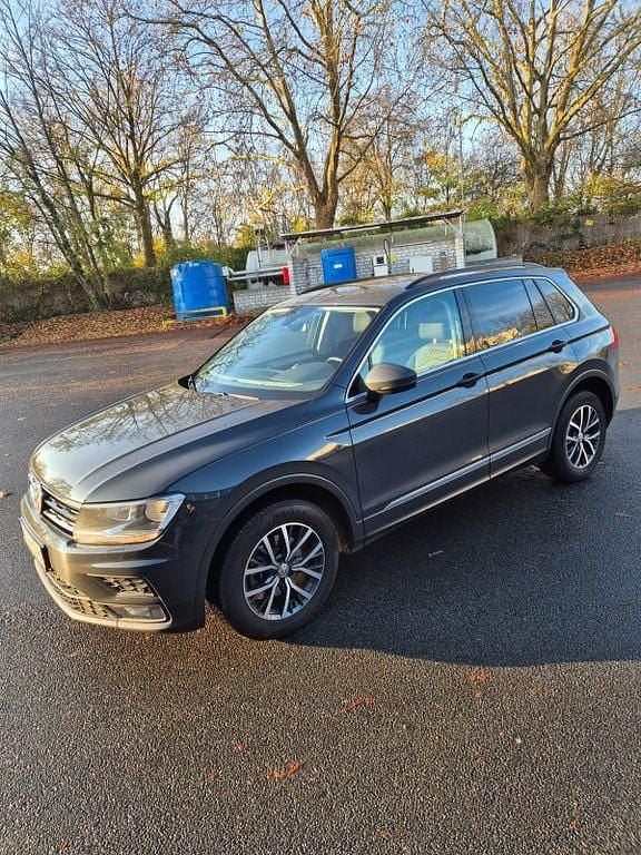 Grau Gebraucht 2019 VW Tiguan SUV | 16.900 € (Superpreis) - Bild 1/4