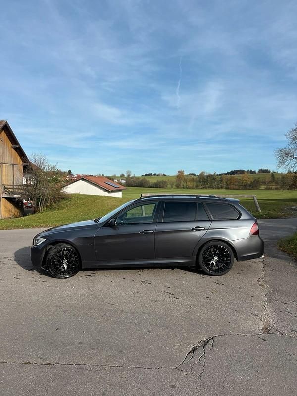 Gebraucht BMW 330 Shadowline 258 PS (189 kW) 2005 Grau Kombi