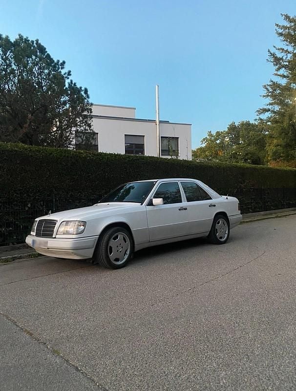 Gebraucht Mercedes E280 193 PS (141 kW) 1993 Weiß Limousine
