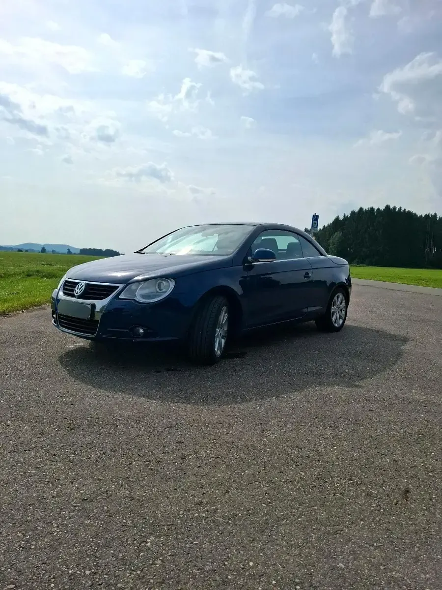 Usata VW Eos 122 CV (89 kW) 2008 Blu Cabrio