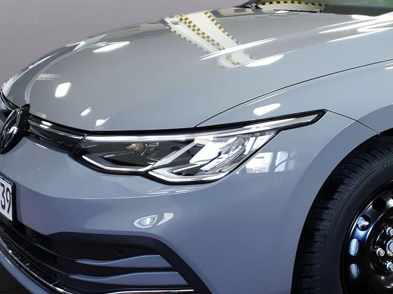 Gebraucht VW Golf VIII Move 110 PS (80 kW) 2023 Grau Kombi