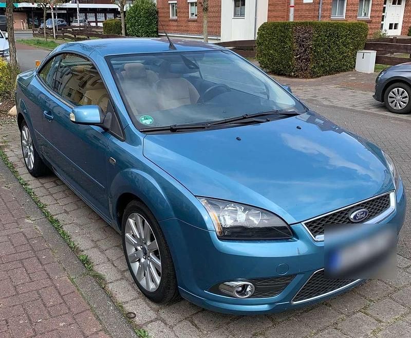 Blau Gebraucht 2007 Ford Focus Cabriolet Cabrio | 3.100 € (Fairer Preis) - Bild 1/4