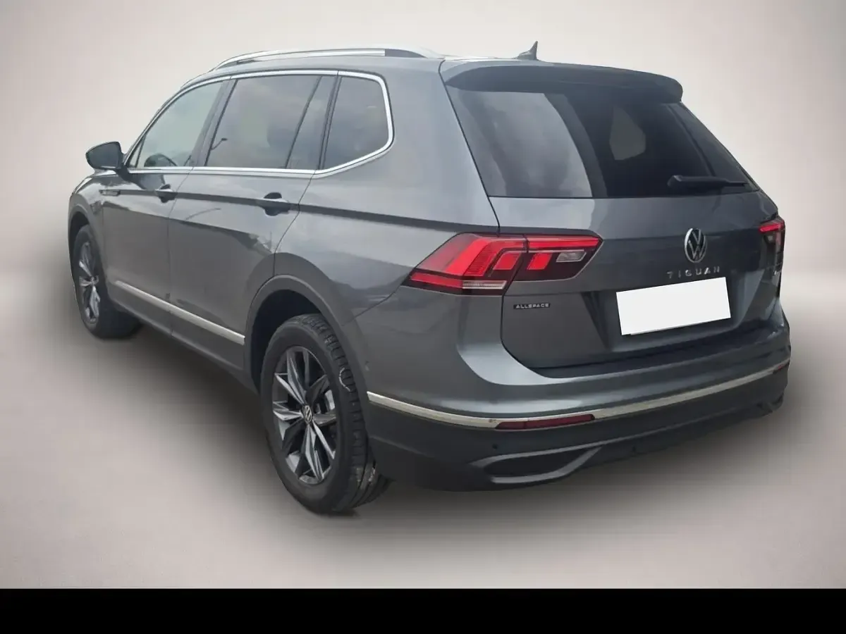Gebraucht VW Tiguan Allspace Life 190 PS (139 kW) 2022 Grau SUV