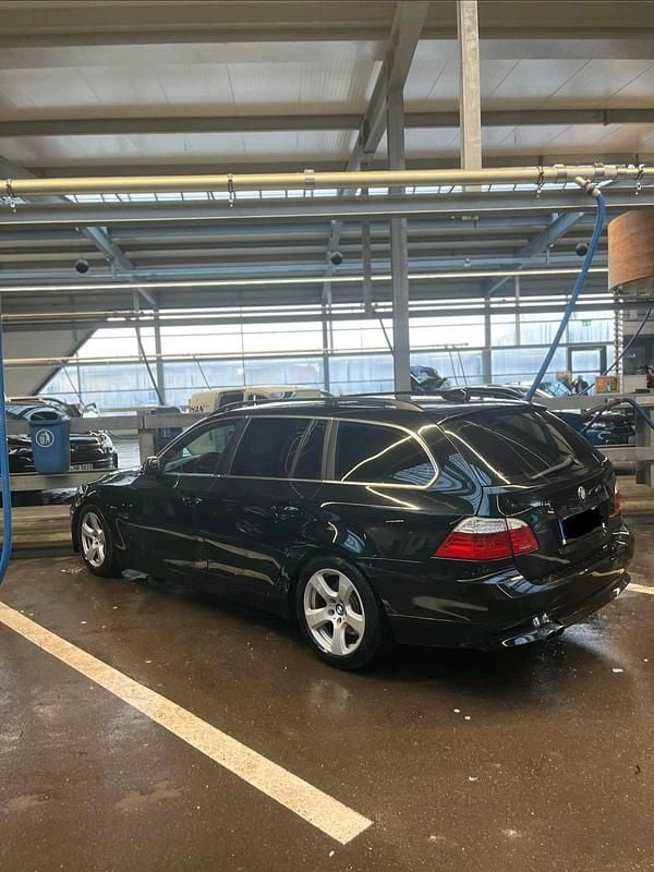 Gebraucht BMW 530 235 PS (172 kW) 2007 Schwarz Kombi