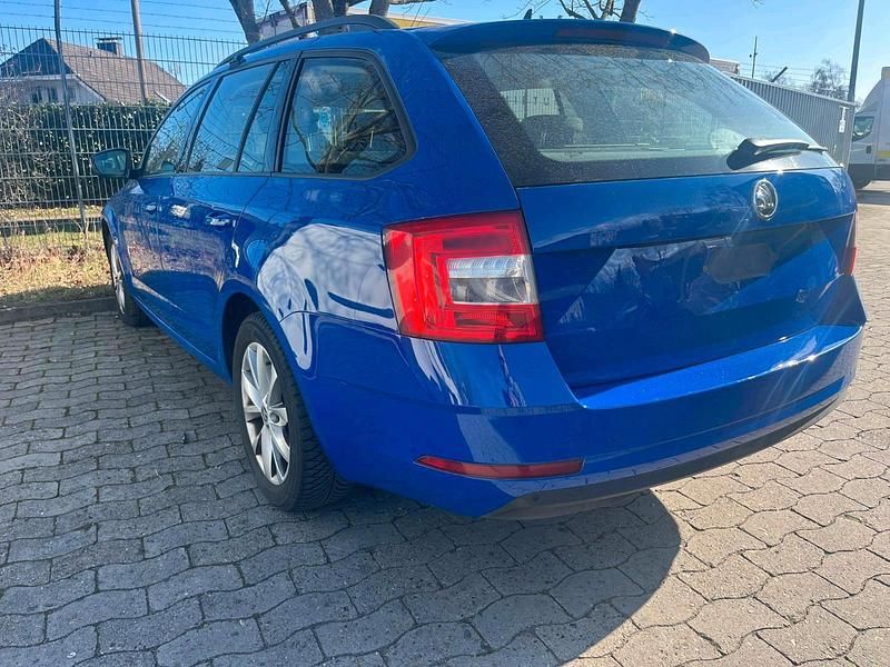 Gebraucht Skoda Octavia 150 PS (110 kW) 2019 Blau Kombi