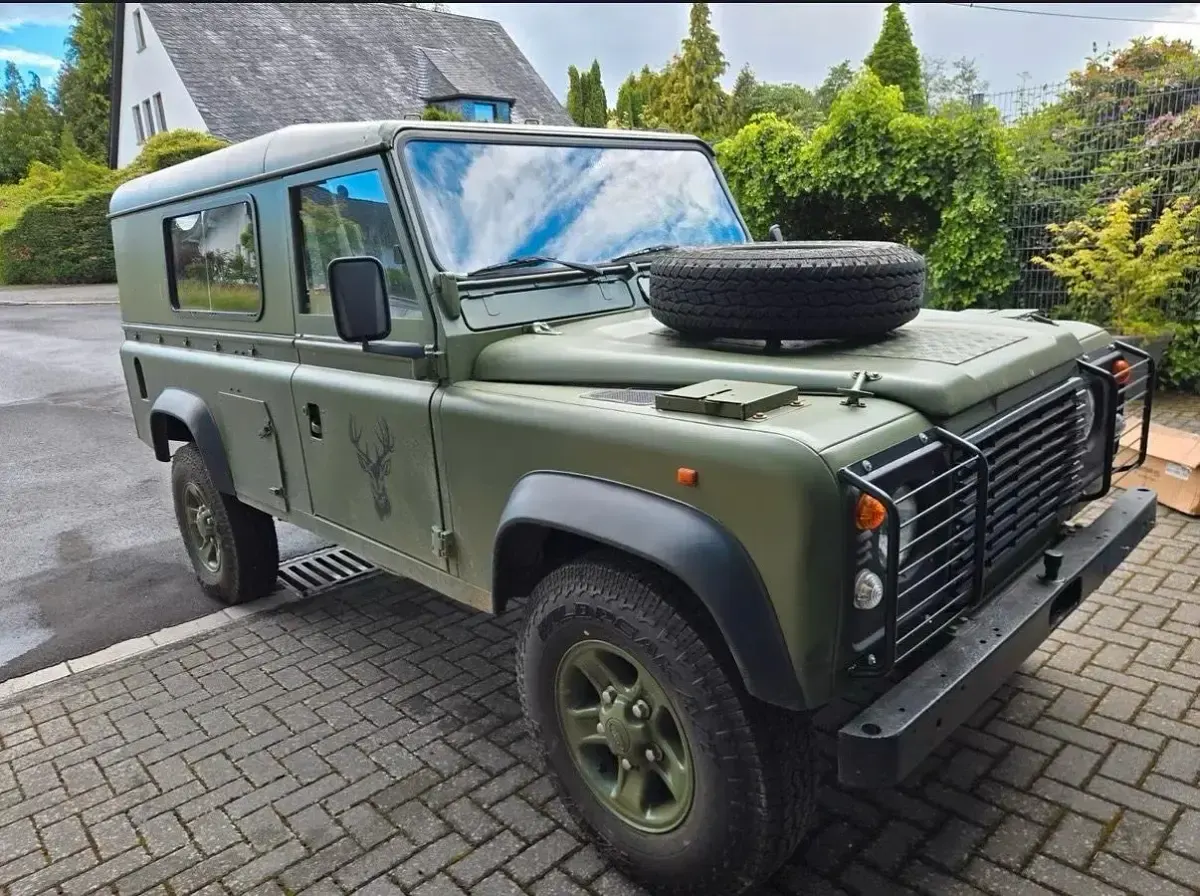 Gebraucht Land Rover Defender 69 PS (50 kW) 1994 Grün SUV