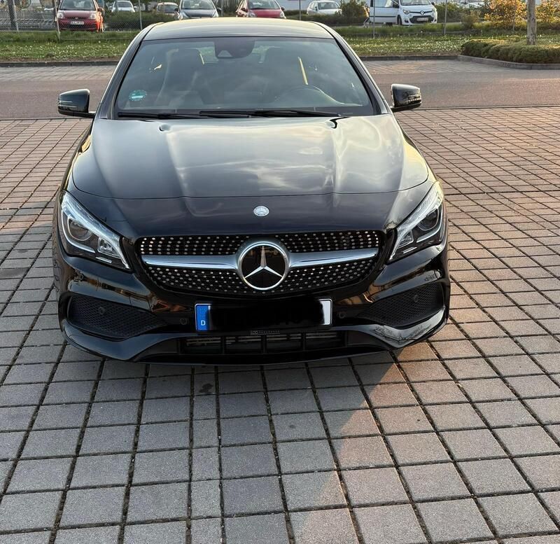 Schwarz Gebraucht 2017 Mercedes CLA250 Shooting Brake Kombi | 20.950 € (Superpreis) - Bild 1/4