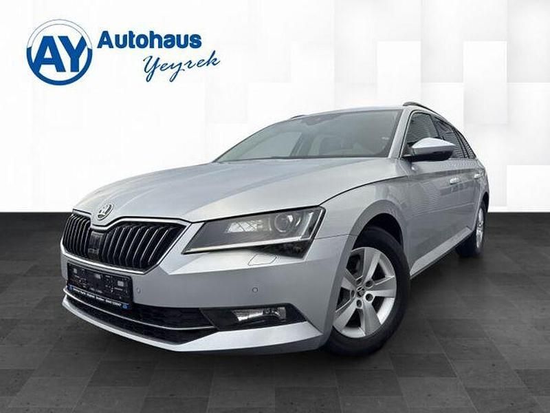 Stribrna brilliant/ brilliants Gebraucht 2018 Skoda Superb Ambition Kombi | 16.850 € (Fairer Preis) - Bild 1/4