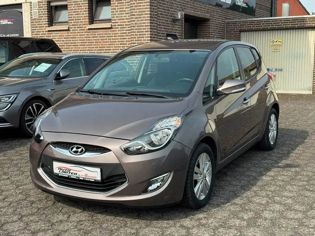 Gebraucht Hyundai ix20 Style 125 PS (91 kW) 2014 Braun Kleinwagen