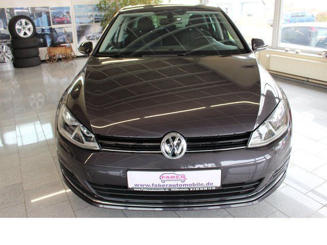 Gebraucht VW Golf VII LOUNGE 125 PS (91 kW) 2015 Grau metallic Limousine