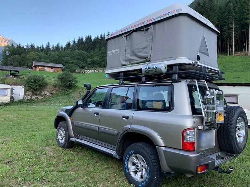 Gold Gebraucht 2003 Nissan Patrol SUV | 20.800 € (Fairer Preis) - Bild 1/4