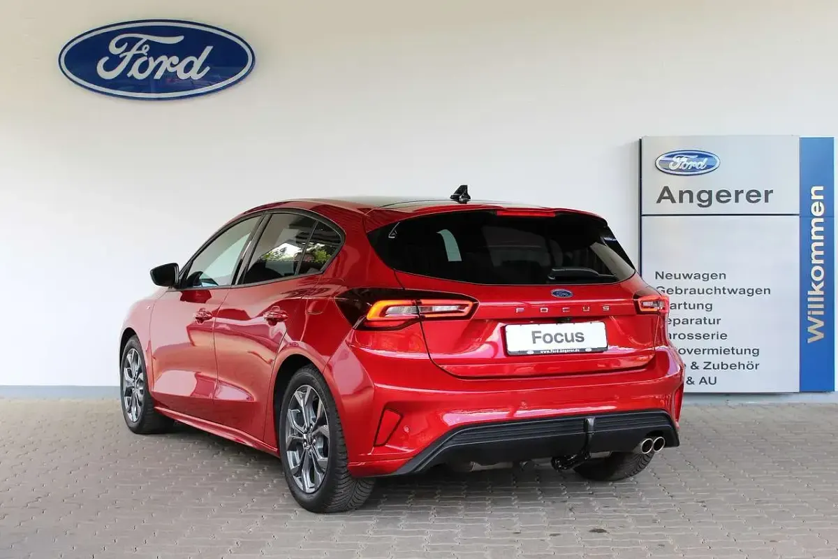 Gebraucht Ford Focus ST-Line X 155 PS (114 kW) 2025 Fantastic red tc Kleinwagen