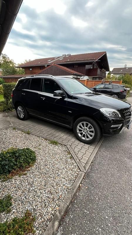 Gebraucht Mercedes ML250 204 PS (150 kW) 2012 Schwarz SUV