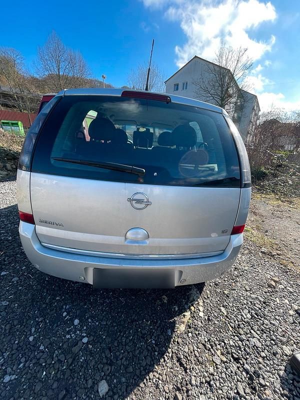 Gebraucht Opel Meriva 105 PS (77 kW) 2006 Silber Van / Kleinbus