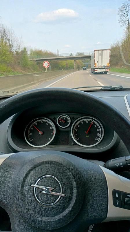 Gebraucht Opel Corsa 90 PS (66 kW) 2007 Grau Kleinwagen