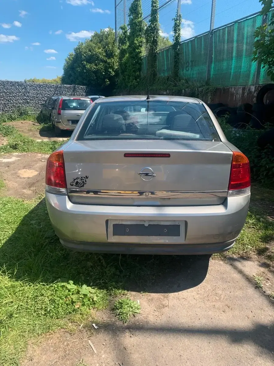 Gebraucht Opel Vectra 146 PS (107 kW) 2002 Silber Kleinwagen