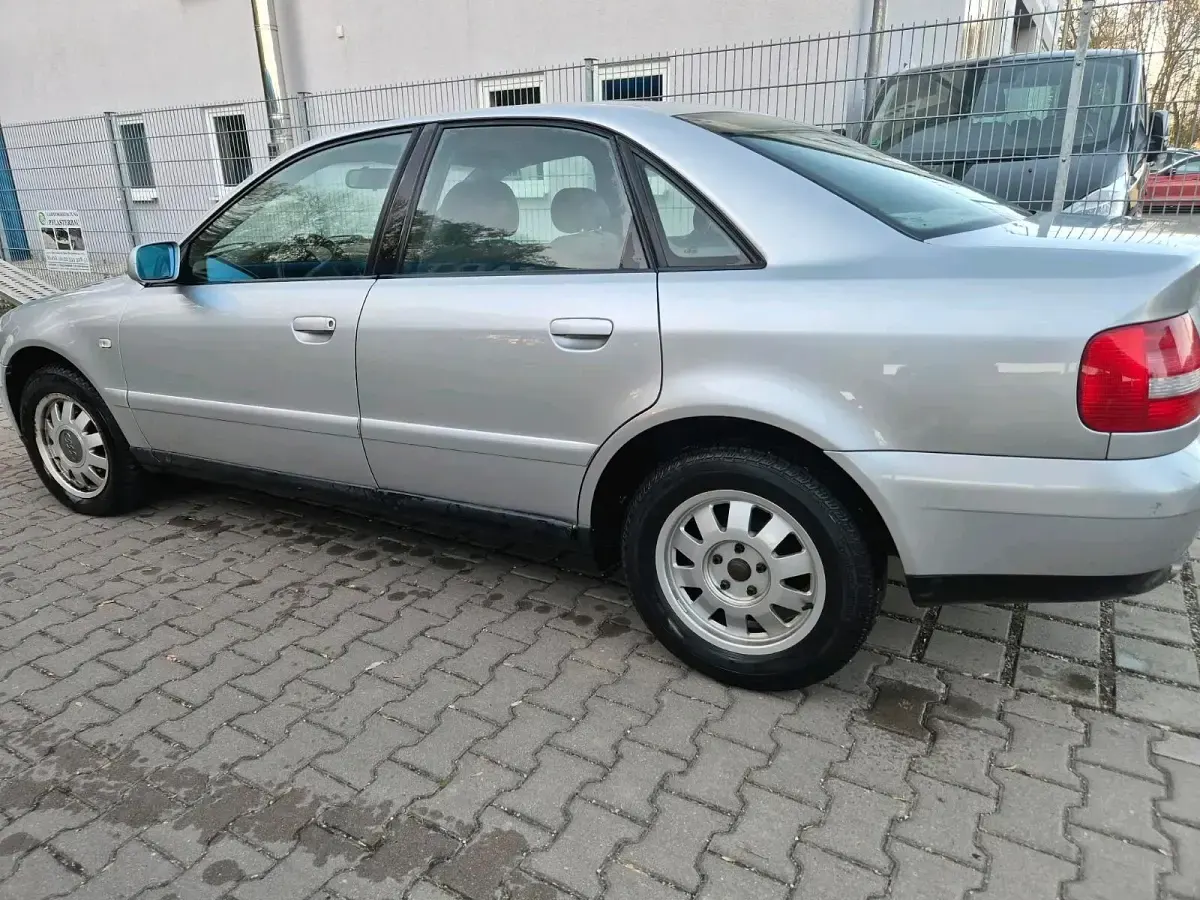 Occasion Audi A4 125 ch (91 kW) 1999 Argent Berline
