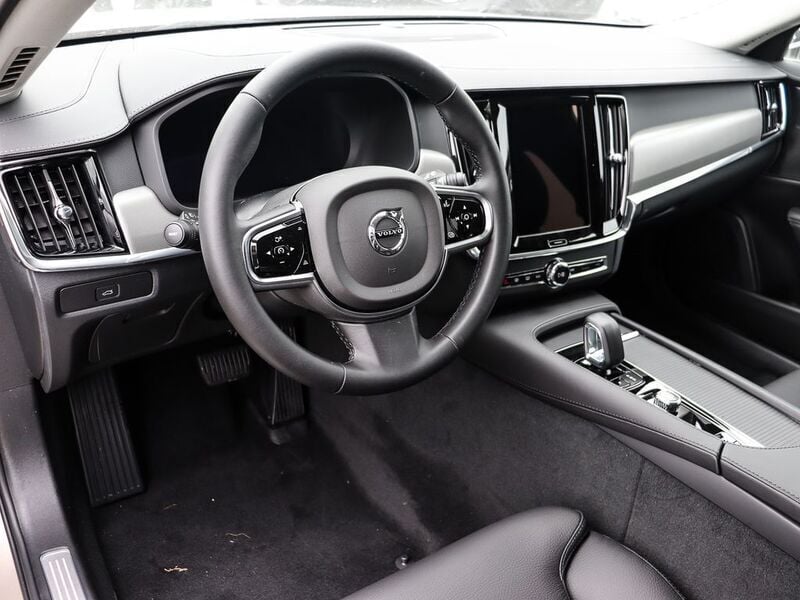 Gebraucht Volvo V90 Plus 197 PS (144 kW) 2024 Bright dusk / metallic Kombi