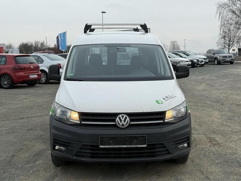 Second-hand VW Caddy 102 CP (75 kW) 2018 Alb Monovolum