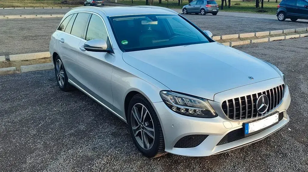 Gebraucht Mercedes C220 194 PS (142 kW) 2019 Silber Limousine