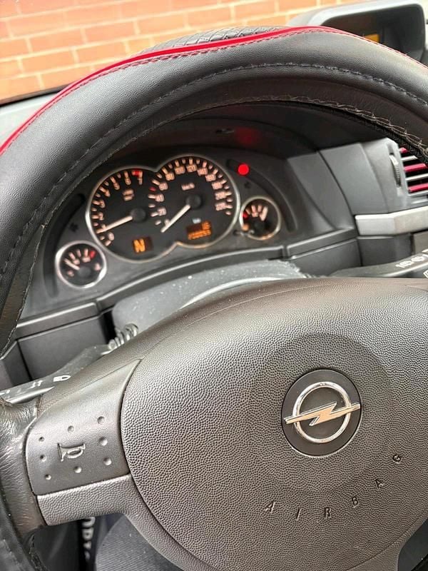 Gebraucht Opel Vectra 101 PS (74 kW) 2005 Andere farben Kleinwagen