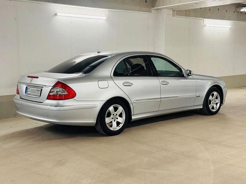 Gebraucht Mercedes E220 170 PS (125 kW) 2006 Silber Limousine