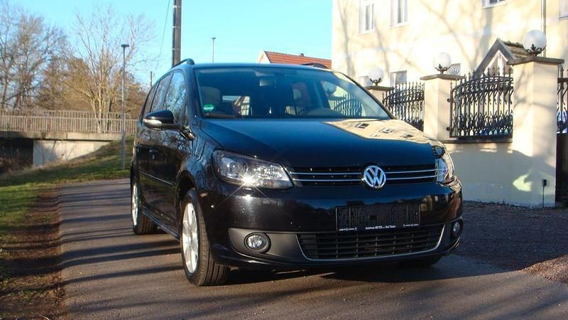Gebraucht VW Touran Cup 140 PS (102 kW) 2015 Schwarz Van / Kleinbus