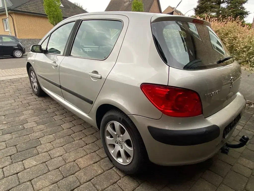 Gebraucht Peugeot 307 Premium 109 PS (80 kW) 2006 Grau Limousine