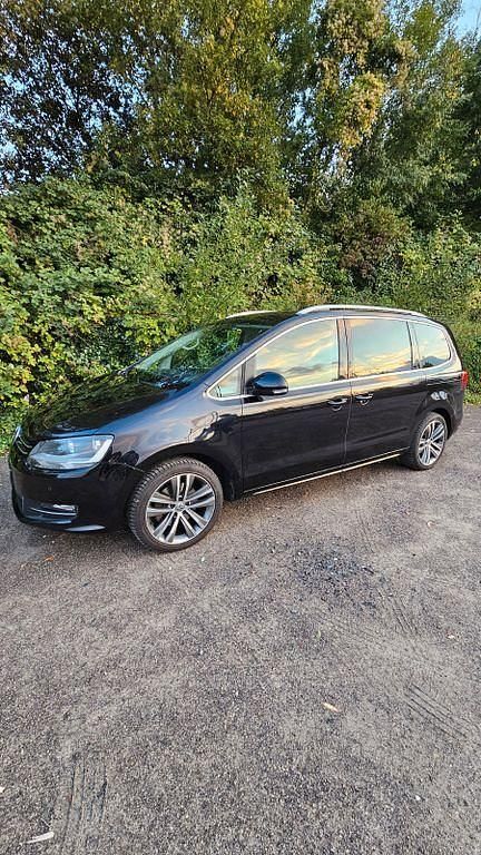 Schwarz Gebraucht 2015 VW Sharan Highline Van / Kleinbus | 15.000 € (Fairer Preis) - Bild 1/4
