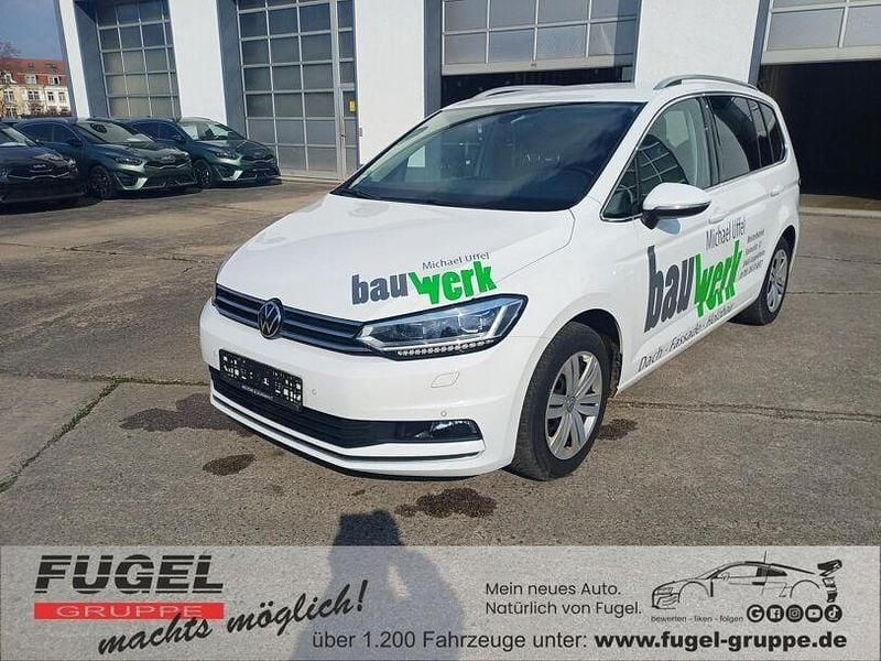 Gebraucht VW Touran Highline 150 PS (110 kW) 2020 Pure white Van / Kleinbus