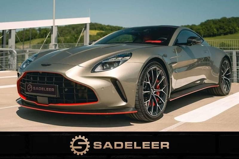 Titanium gray Neu 2025 Aston Martin V8 Vantage Coupé | 259.850 € - Bild 1/4