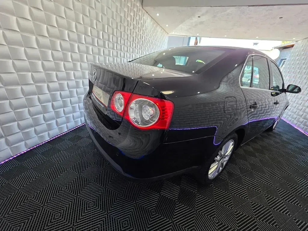Używany VW Jetta Comfortline 116 KM (85 kW) 2006 Sedan/Limuzyna