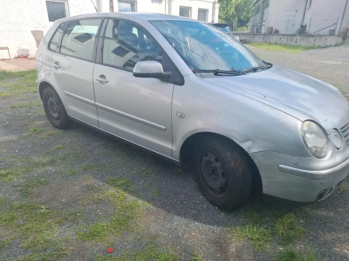 Gebraucht VW Polo 75 PS (55 kW) 2003 Silber Limousine