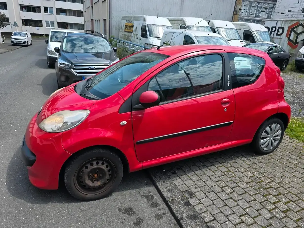 Gebraucht Peugeot 107 68 PS (50 kW) 2011 Rot Kleinwagen