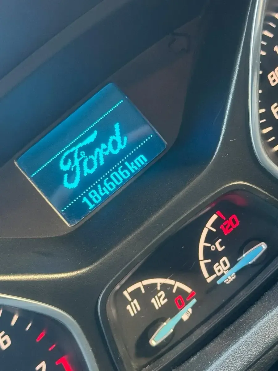 Gebraucht Ford Focus 110 PS (80 kW) 2014 Schwarz Limousine
