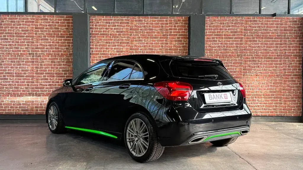 Gebraucht Mercedes A250 Urban 211 PS (155 kW) 2016 Schwarz Kleinwagen